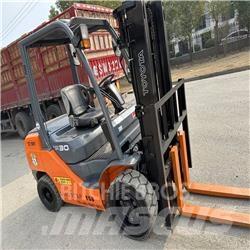 Toyota 8 FDK 30 Dizel forkliftler