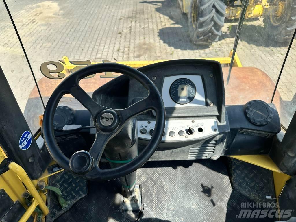 Bomag BW 211 D-4 Tek tamburlu silindirler