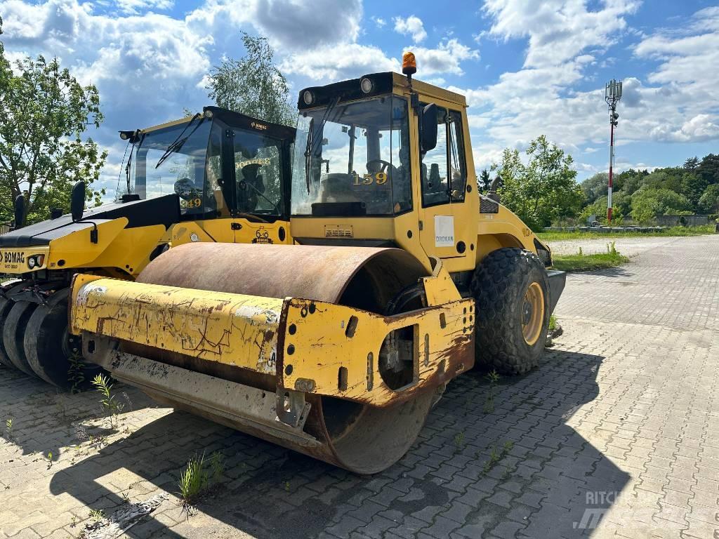 Bomag BW 211 D-4 Tek tamburlu silindirler