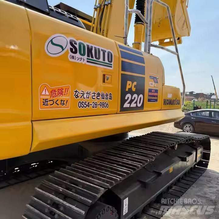 Komatsu PC220-8 Paletli ekskavatörler