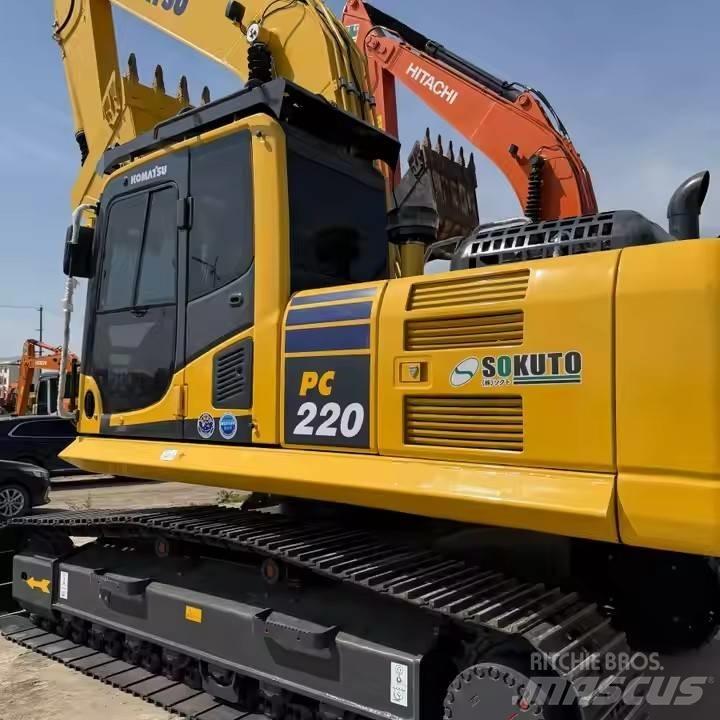 Komatsu PC220-8 Paletli ekskavatörler