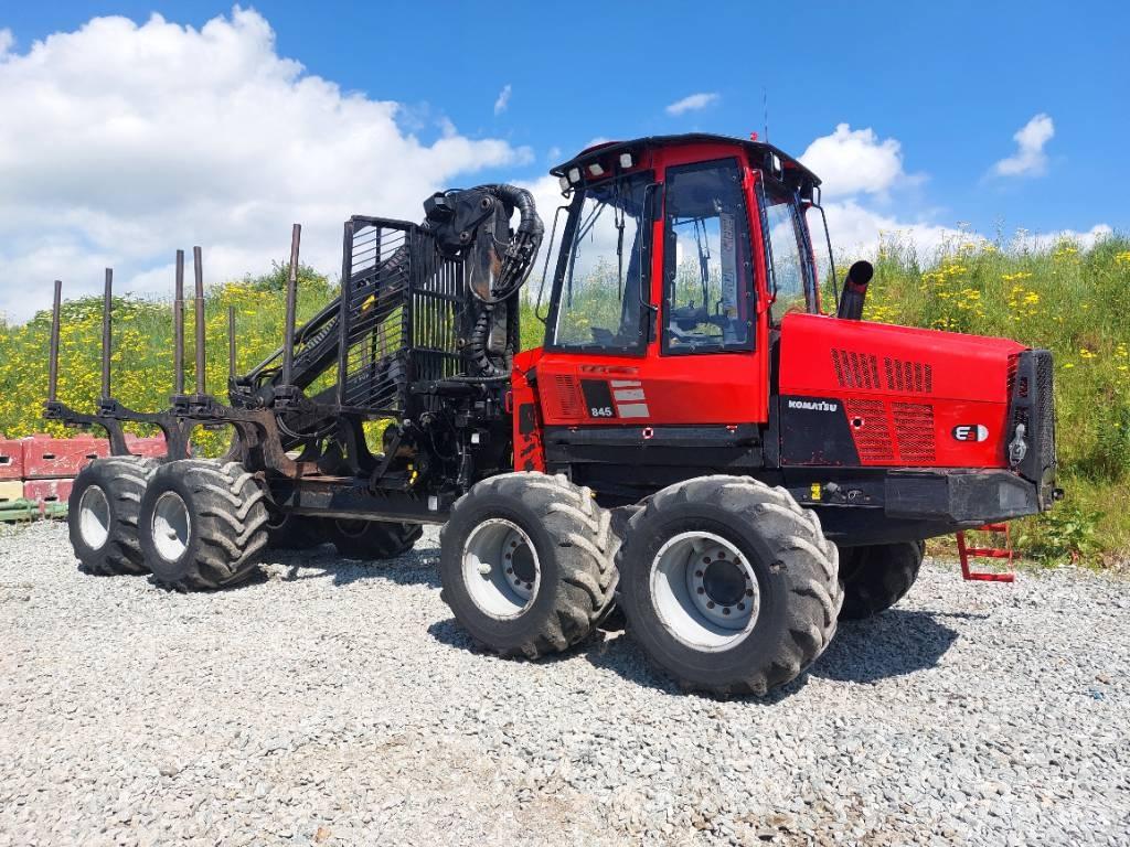 Komatsu 845 Tomruk yükleyici traktörler