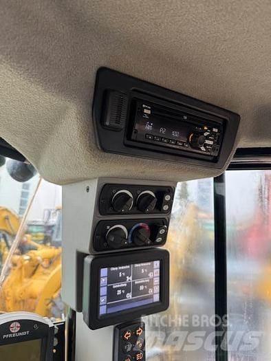 CAT 966M Tekerlekli yükleyiciler