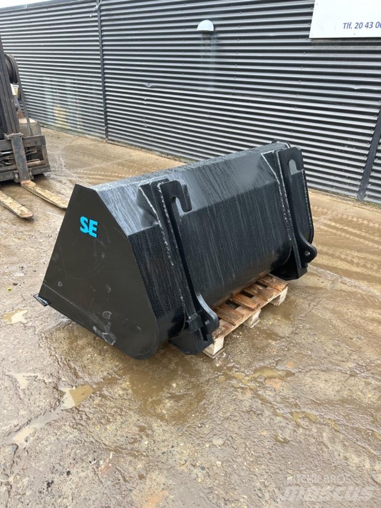 JCB Jordskovl Kovalar