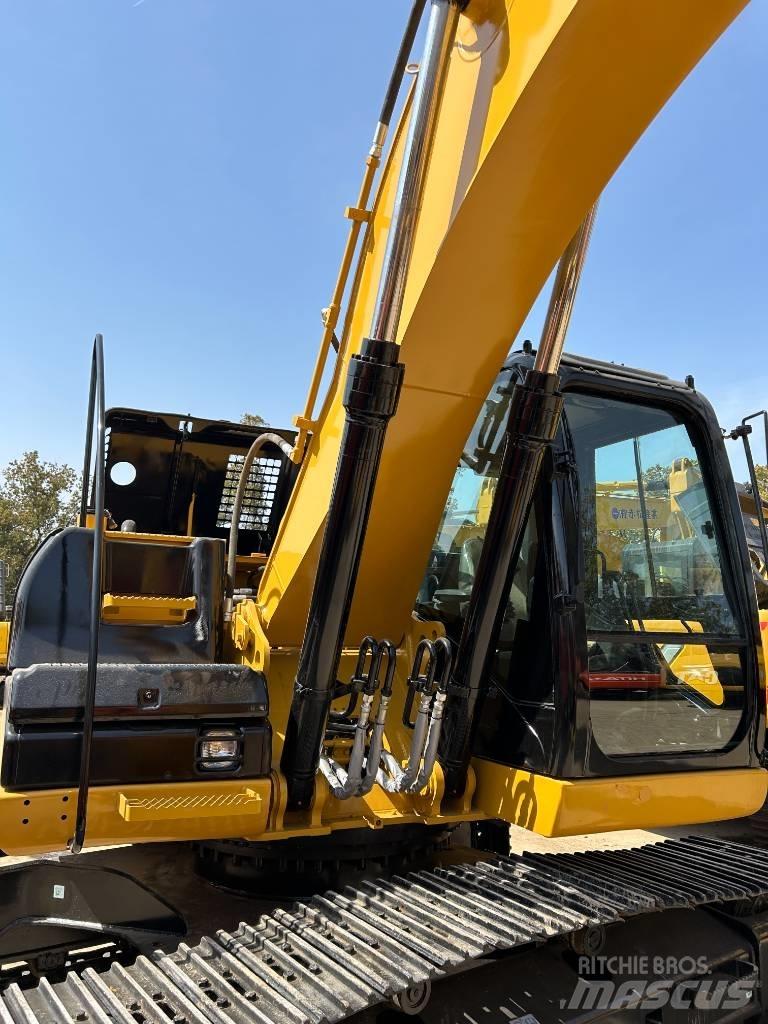 CAT 323 D Paletli ekskavatörler