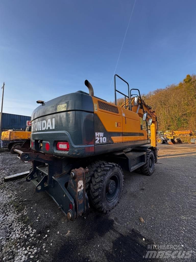 Hyundai HW 210 Lastik tekerli ekskavatörler