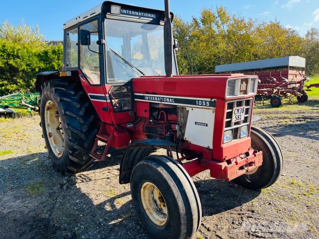 International 1055 Traktörler
