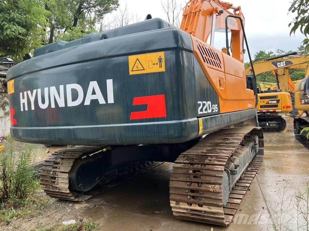 Hyundai 220 LC-9S Paletli ekskavatörler