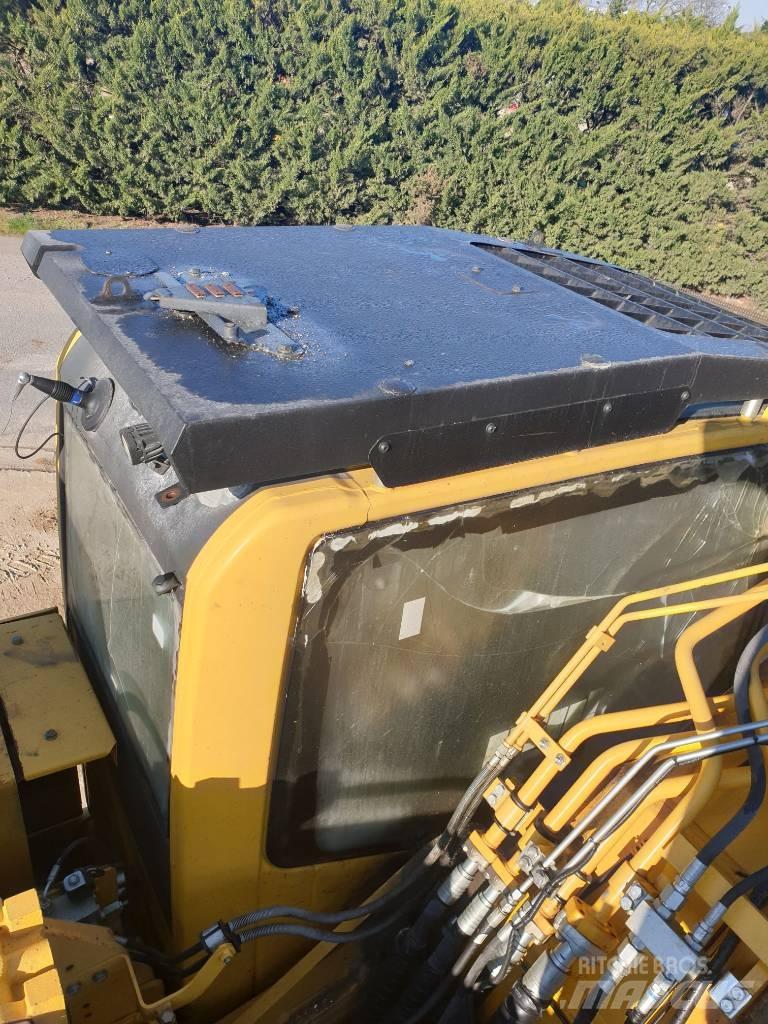 Komatsu PC490LC-11 Paletli ekskavatörler
