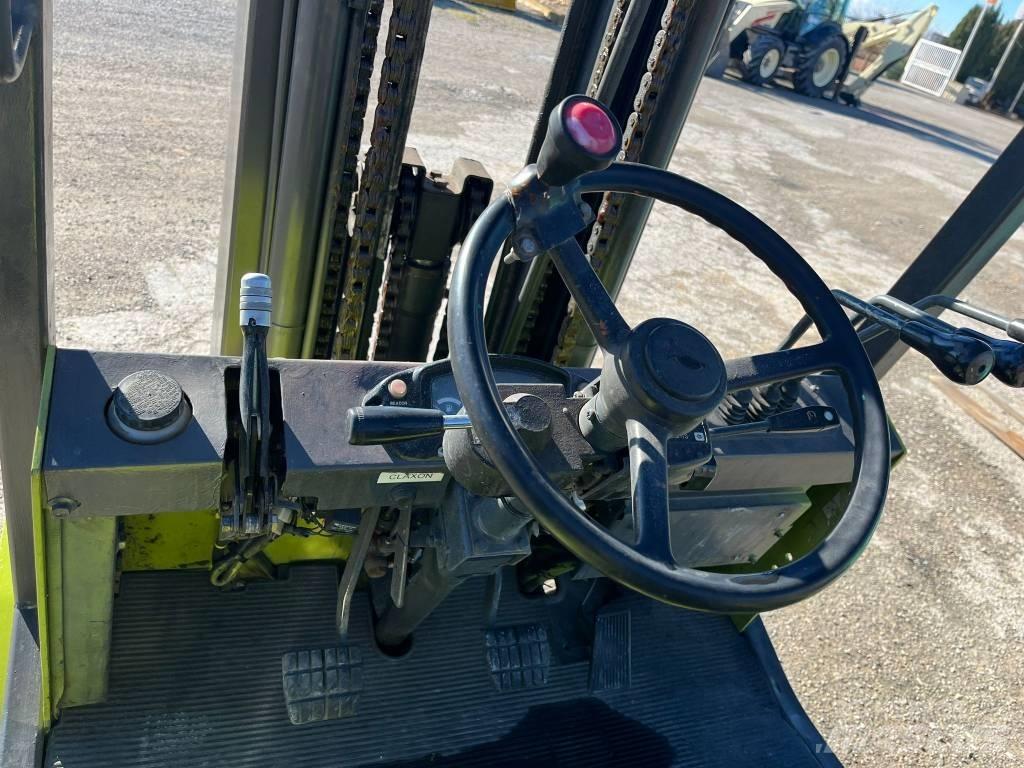 Clark CMP25D Diger