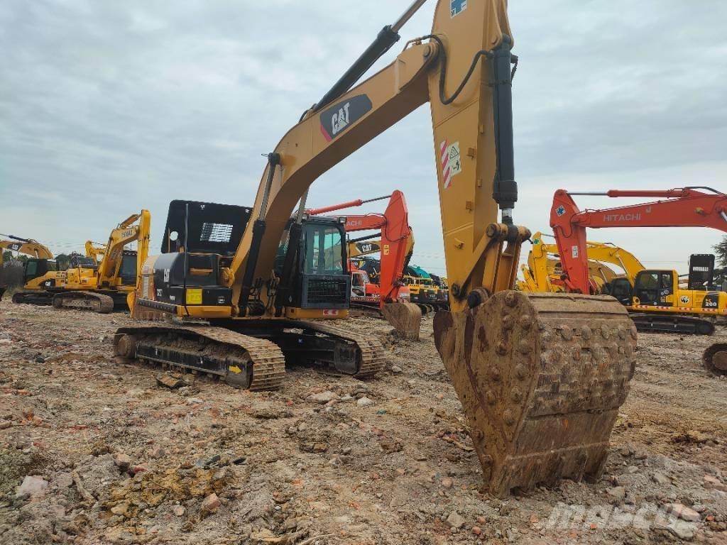 CAT 326D Paletli ekskavatörler