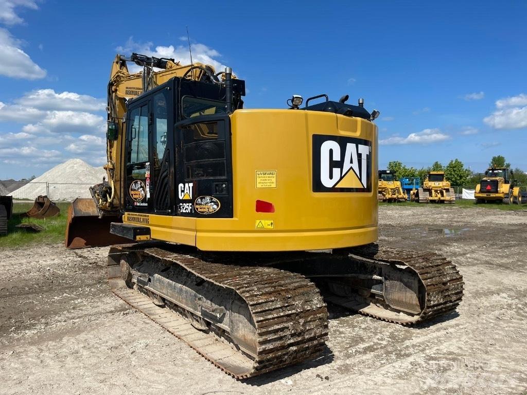 CAT 325 F Paletli ekskavatörler