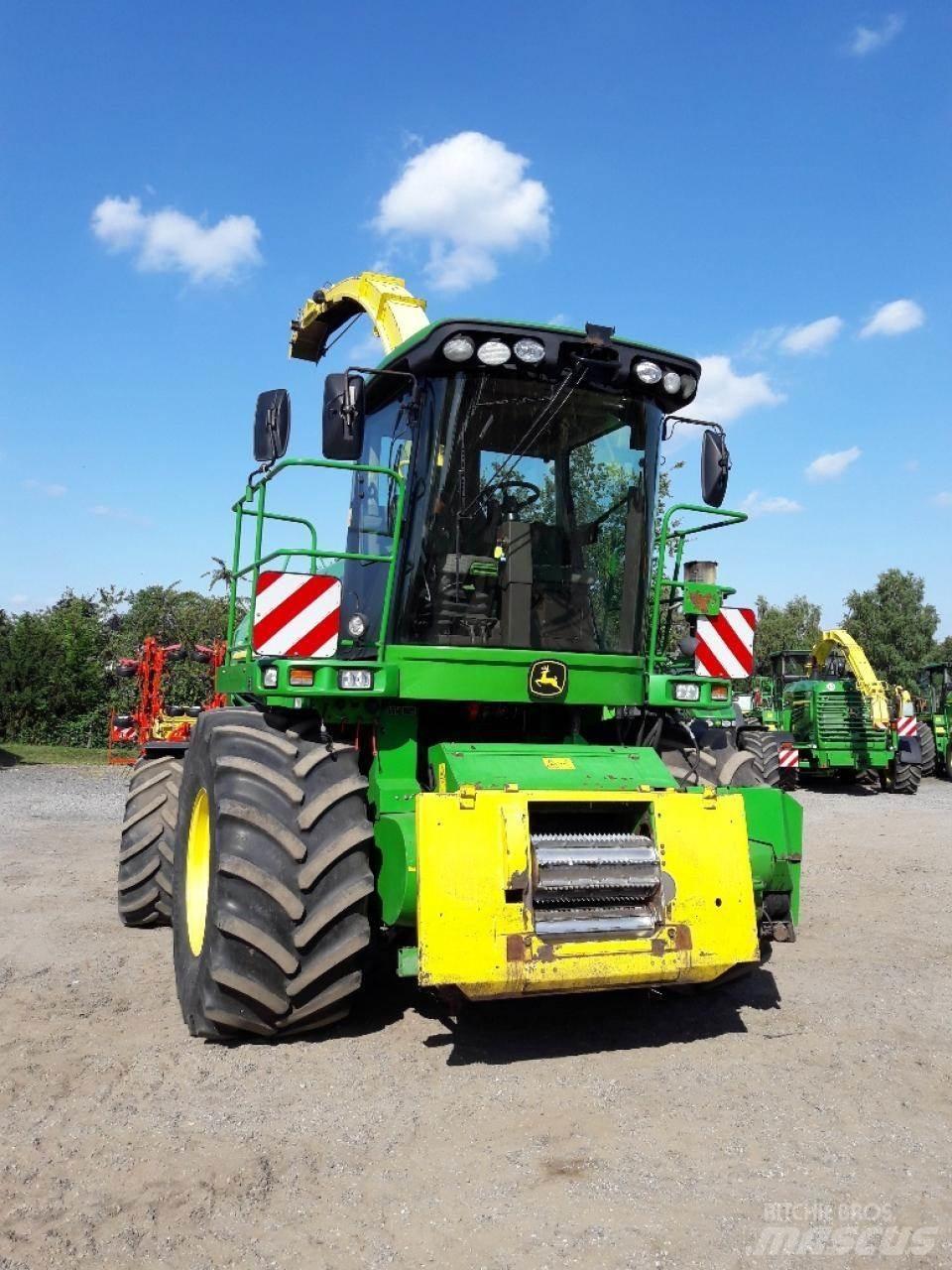 John Deere 7350 Kendi yürür silaj makinalari
