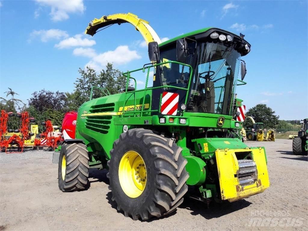 John Deere 7350 Kendi yürür silaj makinalari