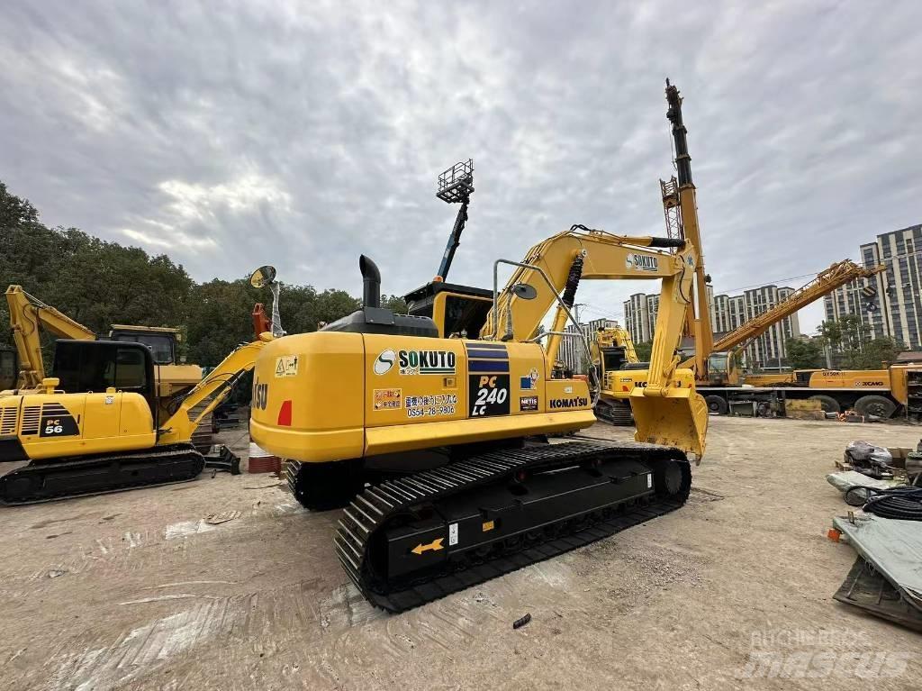 Komatsu PC 240 Paletli ekskavatörler