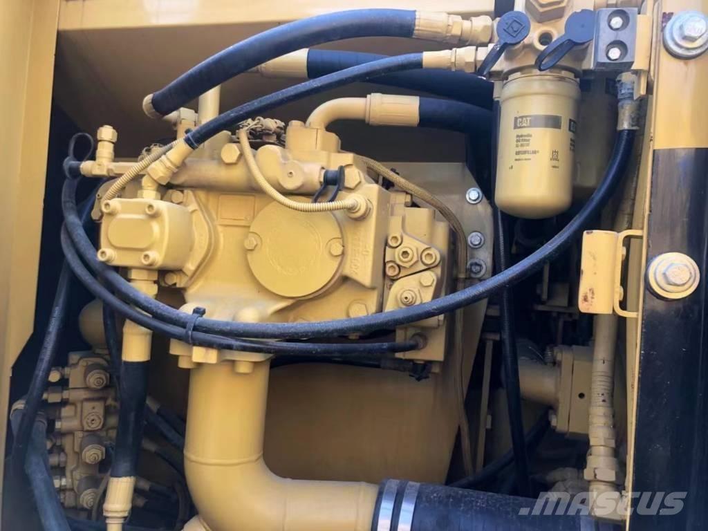 CAT 318C Paletli ekskavatörler