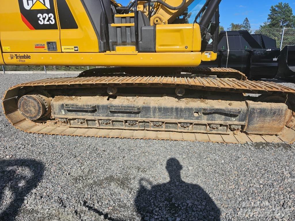 CAT 323 Paletli ekskavatörler
