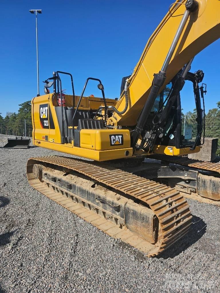 CAT 323 Paletli ekskavatörler