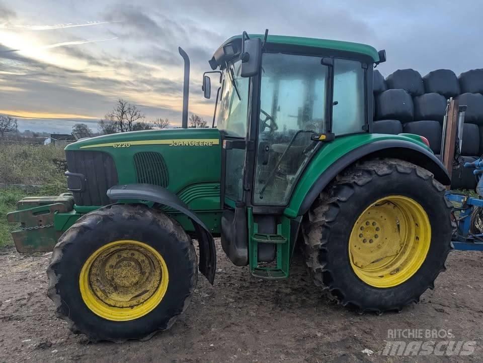 John Deere 6220 SE Traktörler