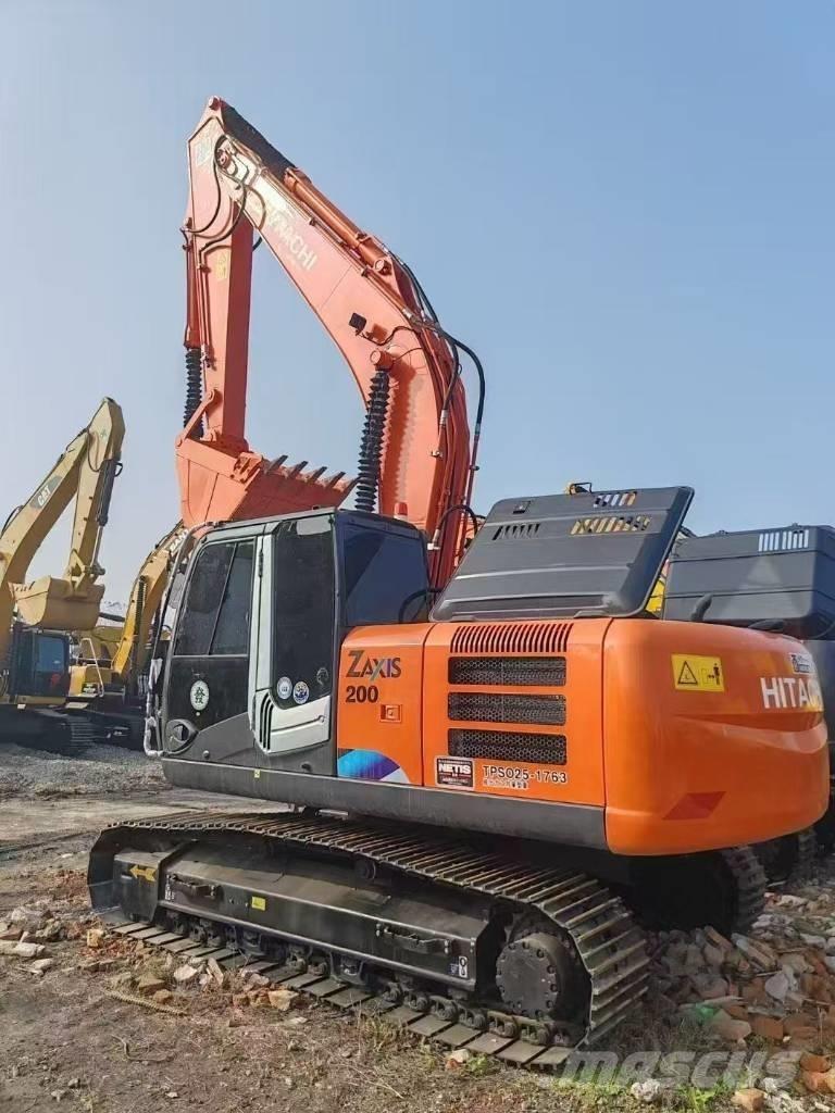 Hitachi 200-3 Paletli ekskavatörler