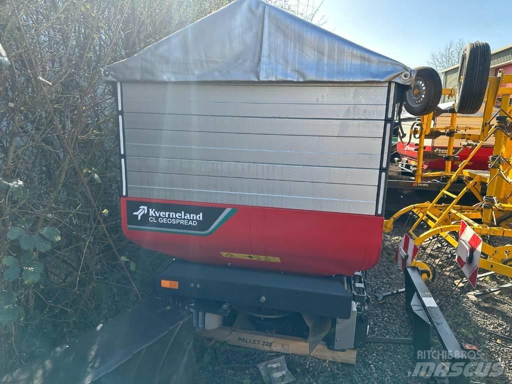 Kverneland CL 1300 Mineral gübre dagiticilar