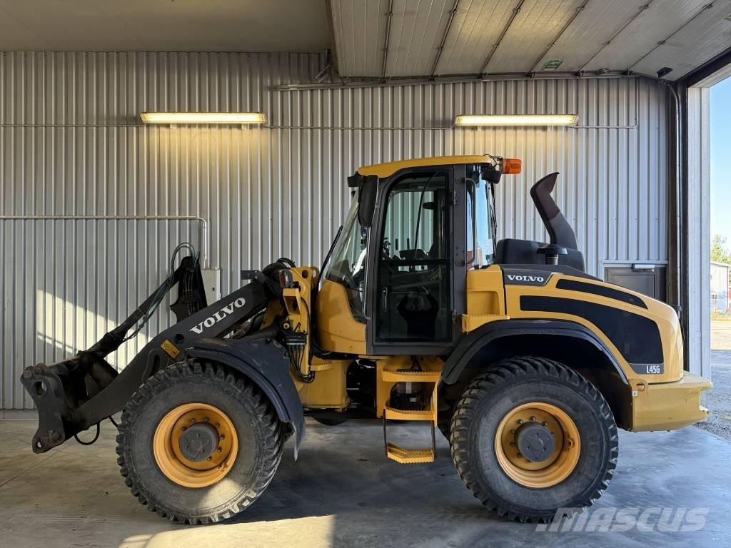 Volvo L 45 TP/S Paletli ekskavatörler