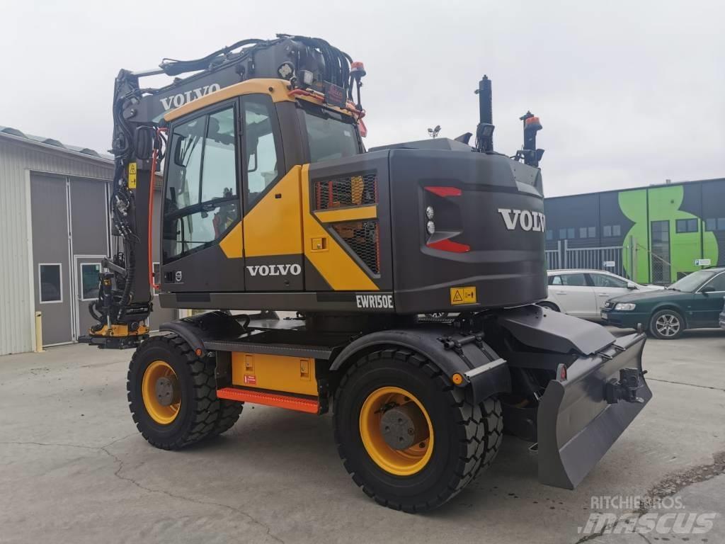 Volvo EWR150E Lastik tekerli ekskavatörler