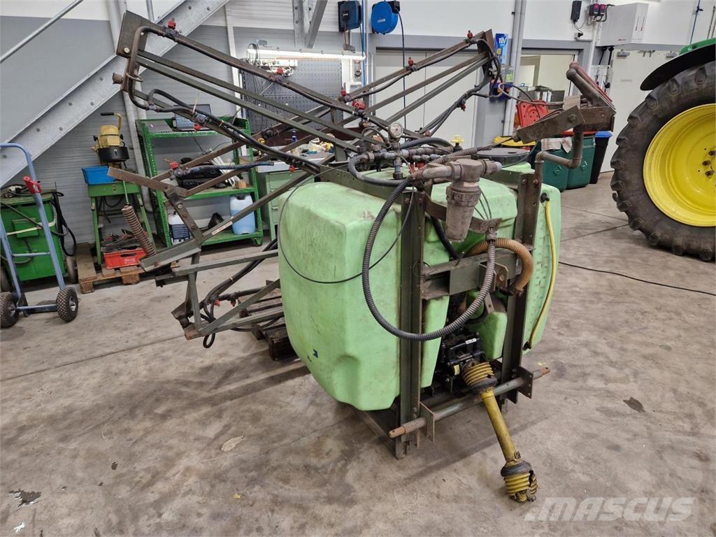 Tecnoma 800 Liter Çekilir pülverizatörler