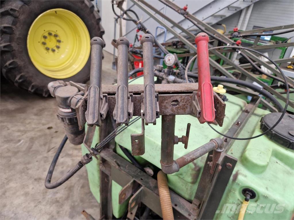 Tecnoma 800 Liter Çekilir pülverizatörler