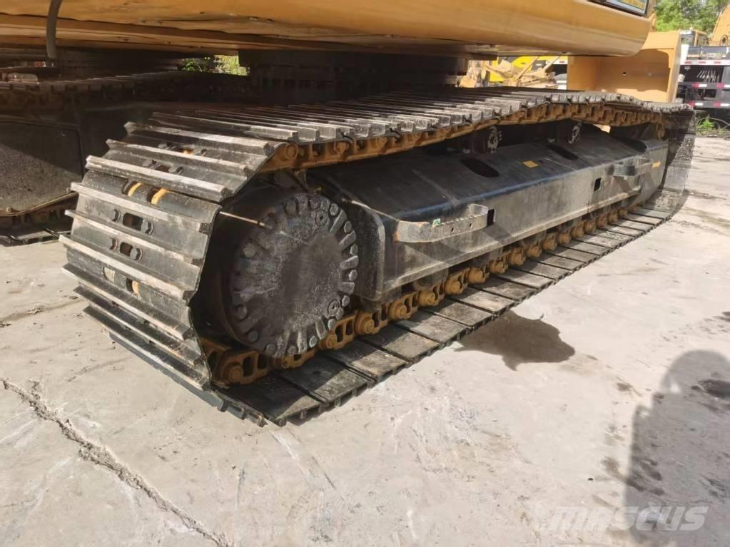 CAT 320d2 Paletli ekskavatörler