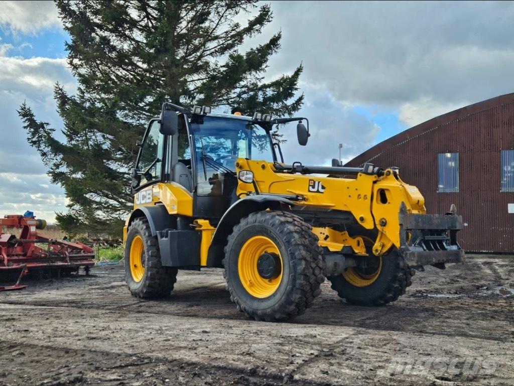 JCB TM 320 S Tarimsal teleskopik yükleyiciler