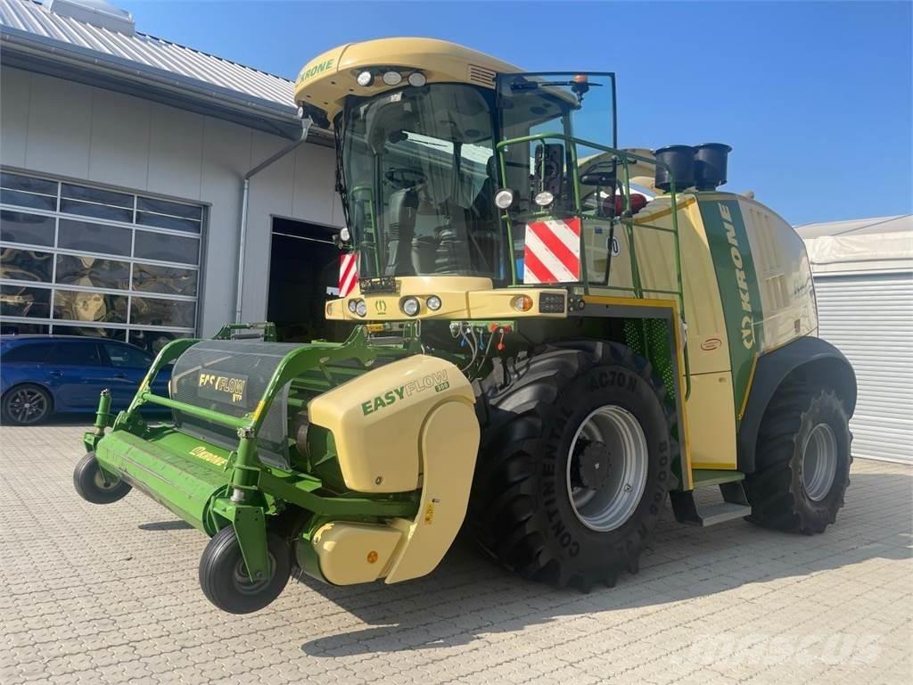 Krone Big X 700 Kendi yürür silaj makinalari