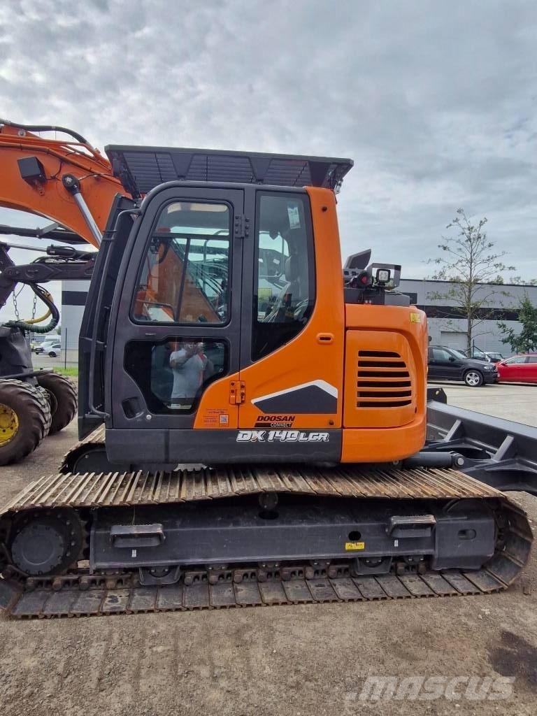Develon DX 140 LCR-7 Paletli ekskavatörler