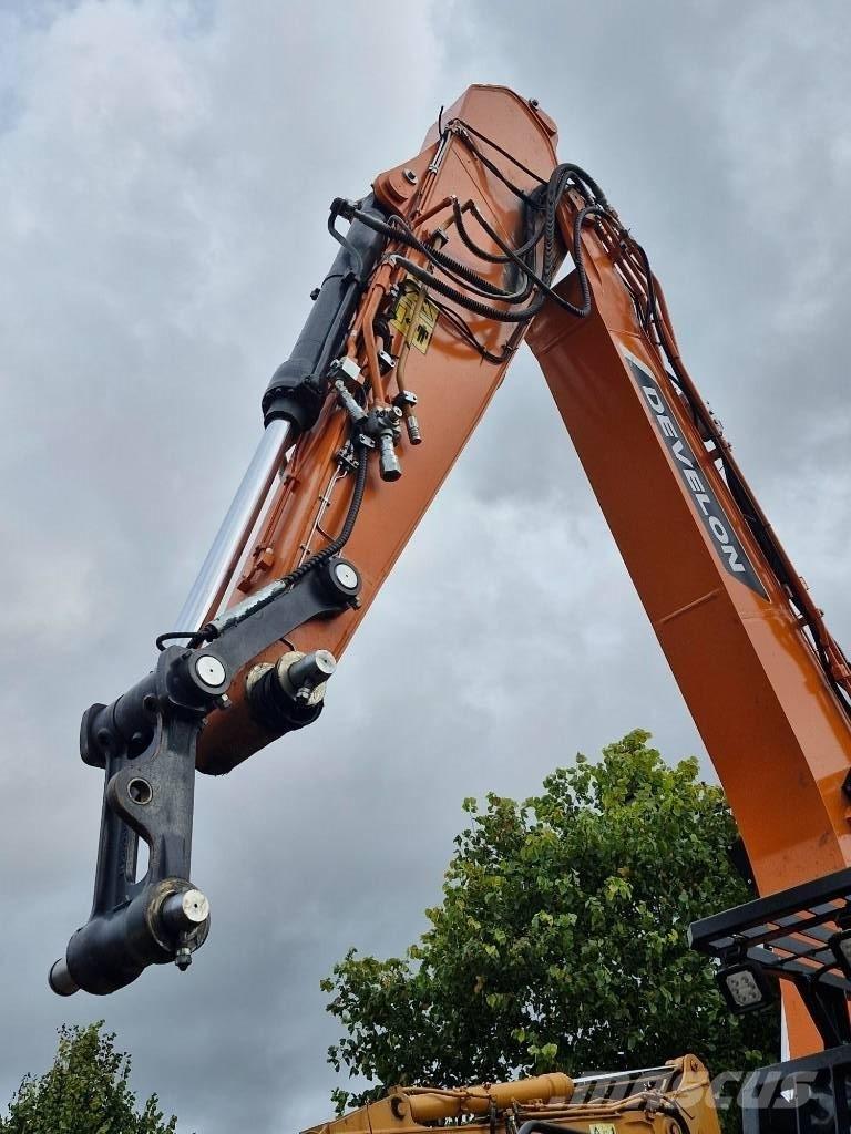 Develon DX 140 LCR-7 Paletli ekskavatörler