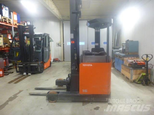 Toyota BT RR B2 Reach truck - depo içi istif araçları
