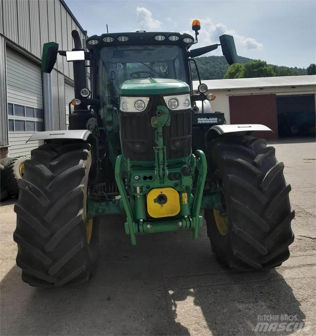 John Deere 6R 215 Traktörler