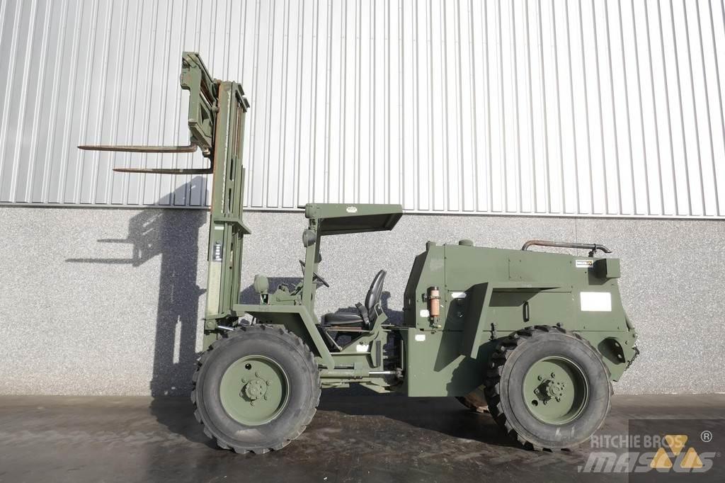 CASE M4K Ex-army Arazi tipi forklift