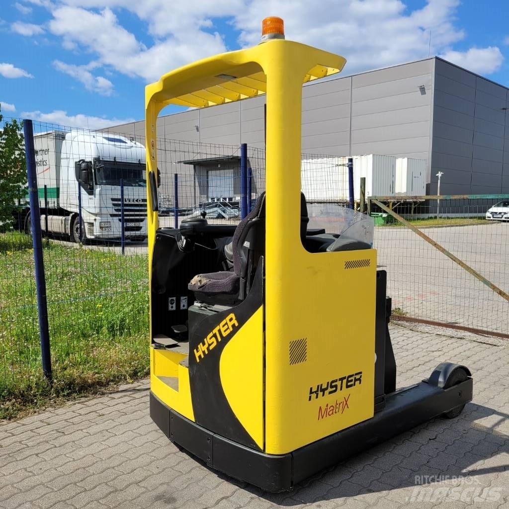 Hyster R 2.0 Reach truck - depo içi istif araçları