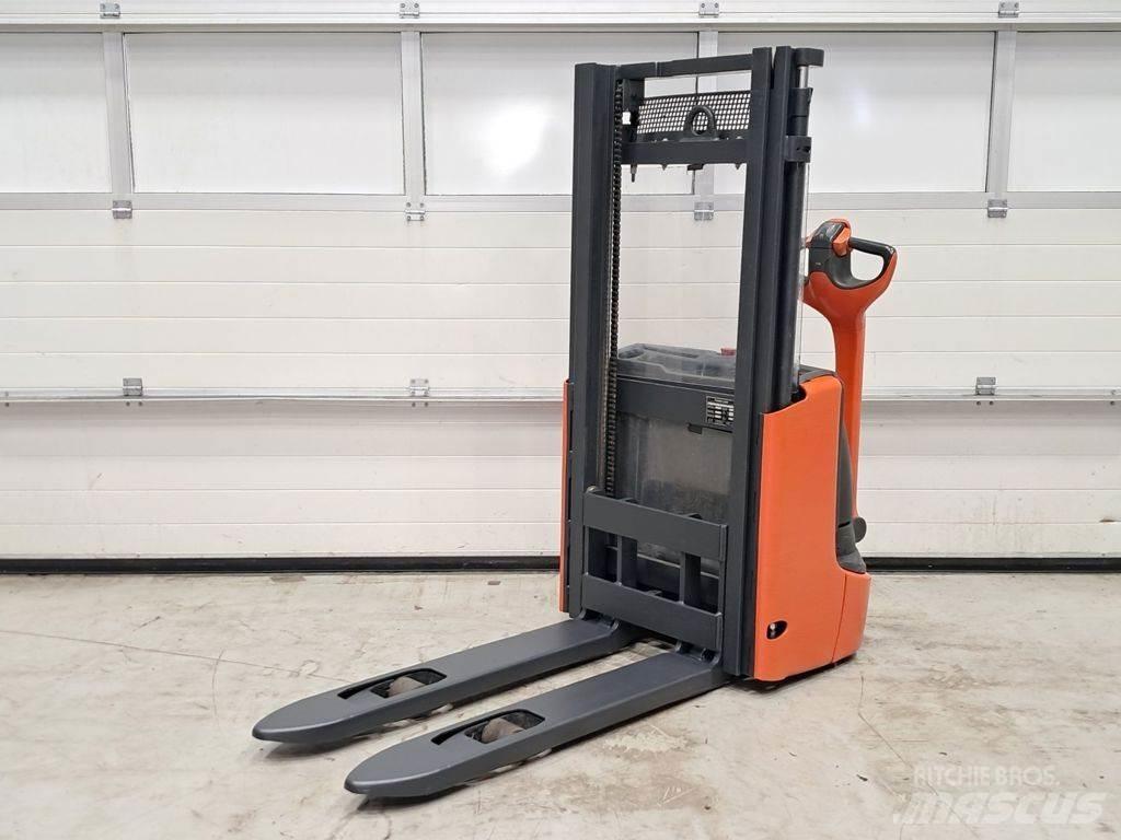 Linde L10B Yaya kumandali istif makinasi