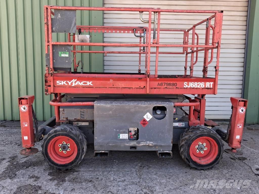 SkyJack SJ 6826 RT Makasli platformlar