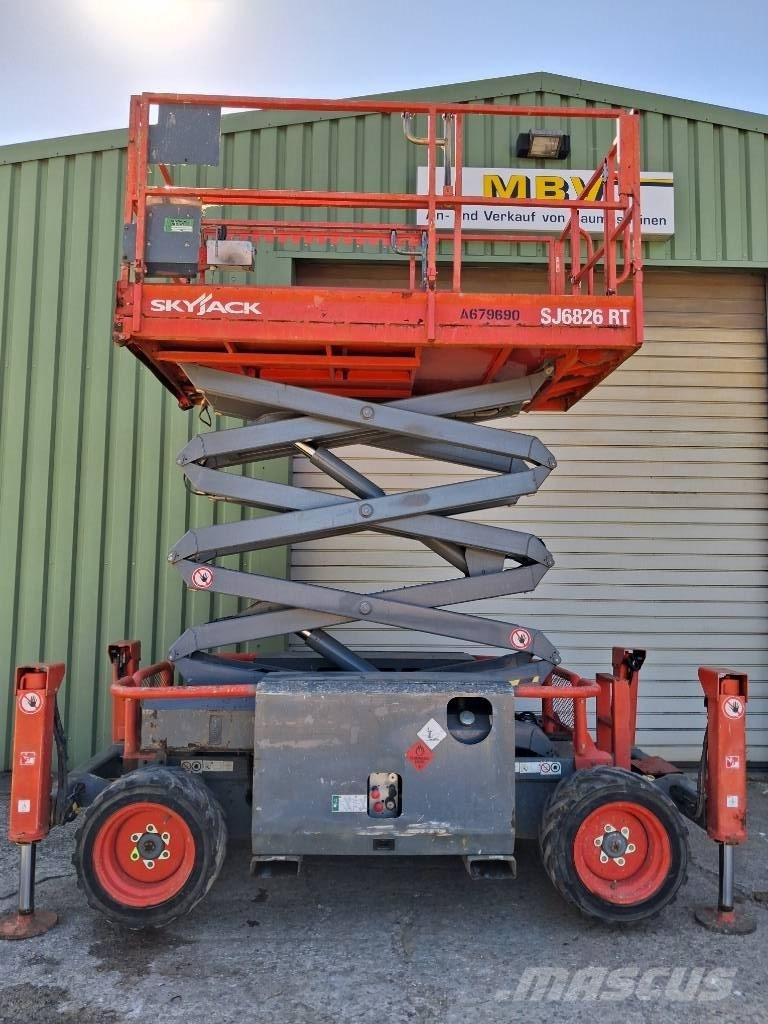 SkyJack SJ 6826 RT Makasli platformlar