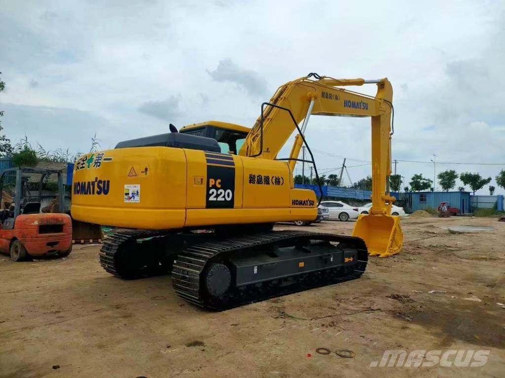 Komatsu PC 220 Paletli ekskavatörler