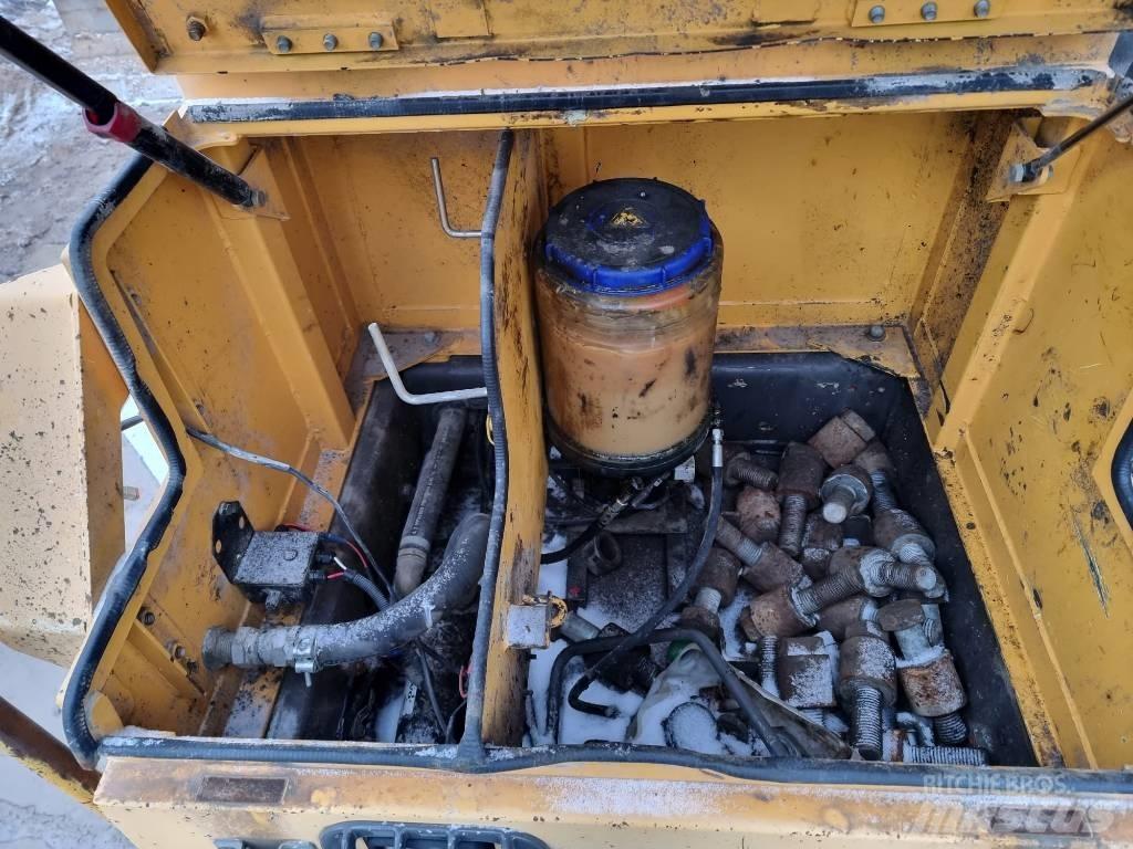 Volvo EC 700 B LC Paletli ekskavatörler