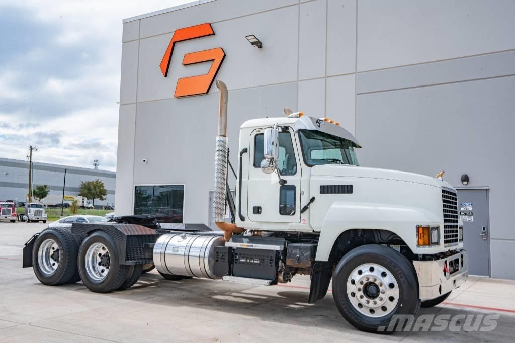 Mack Pinnacle 64T Çekiciler