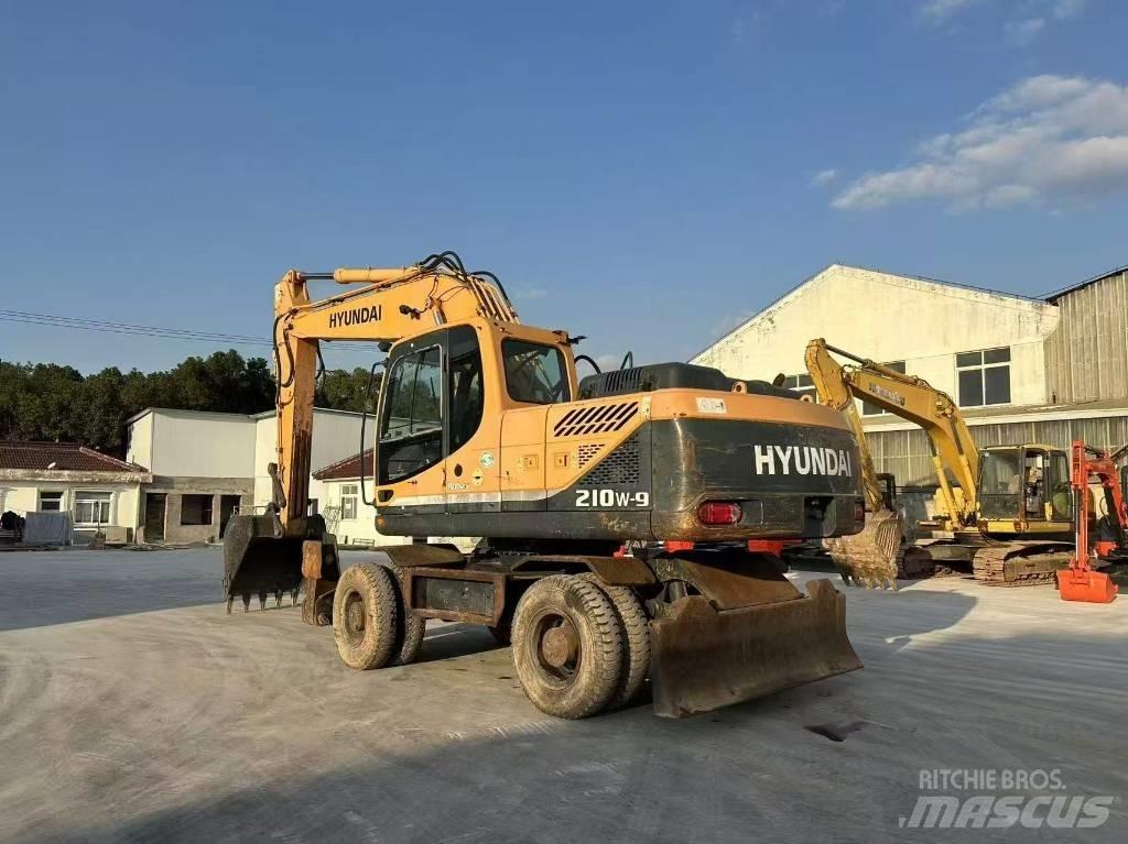 Hyundai 210W-9 Lastik tekerli ekskavatörler
