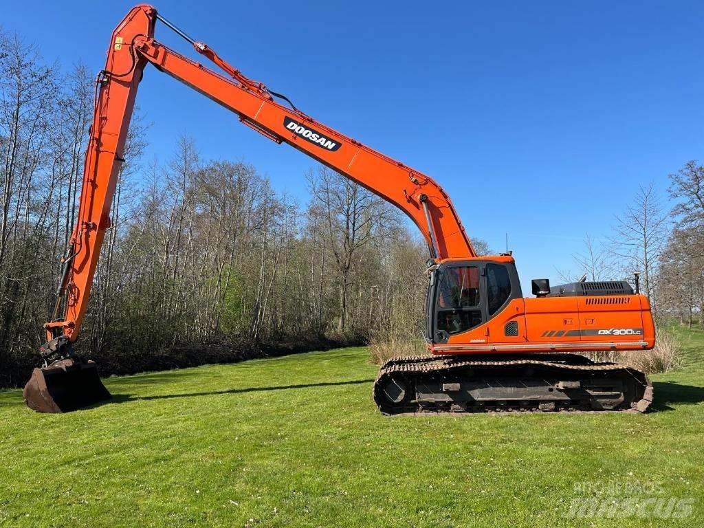 Doosan DX 300 Paletli ekskavatörler