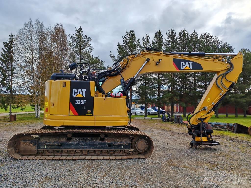 CAT 325 F L Paletli ekskavatörler