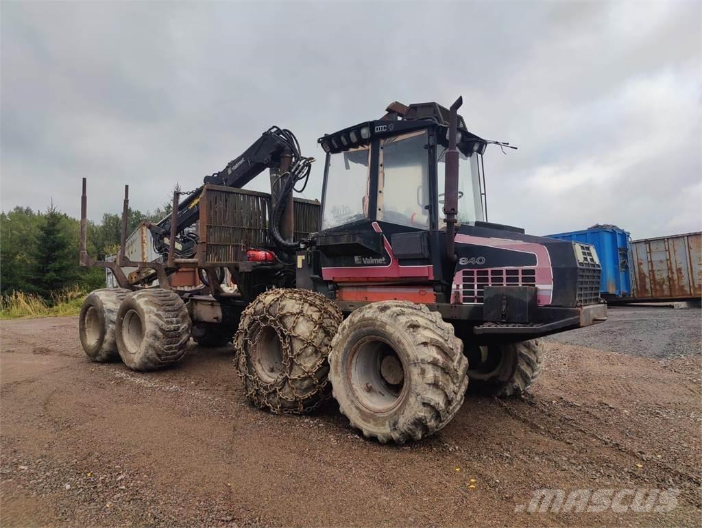 Valmet 840 Tomruk yükleyici traktörler
