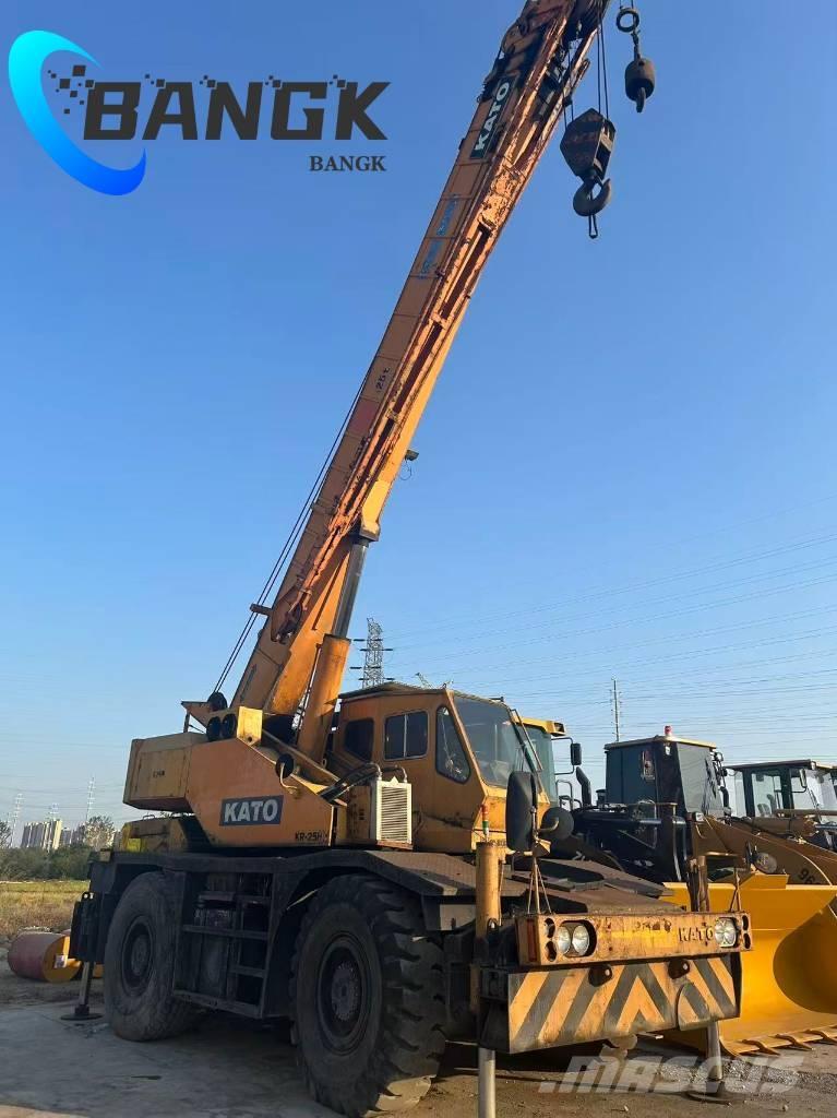 Kato KR 25 H Arazi Tipi Vinçler (RT)