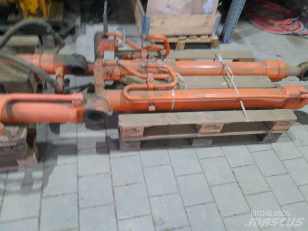 Hitachi ZX 210 Paletli ekskavatörler